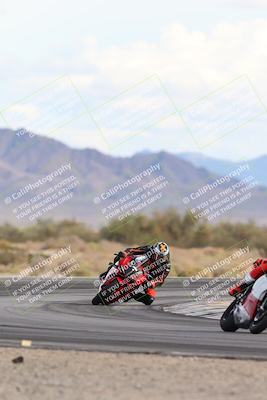 media/Nov-16-2025-Race Pace (Sun) [[8c5fa54630]]/Non Verified Riders (1st 20 Minutes)/5-Turn 15 (110pm)/